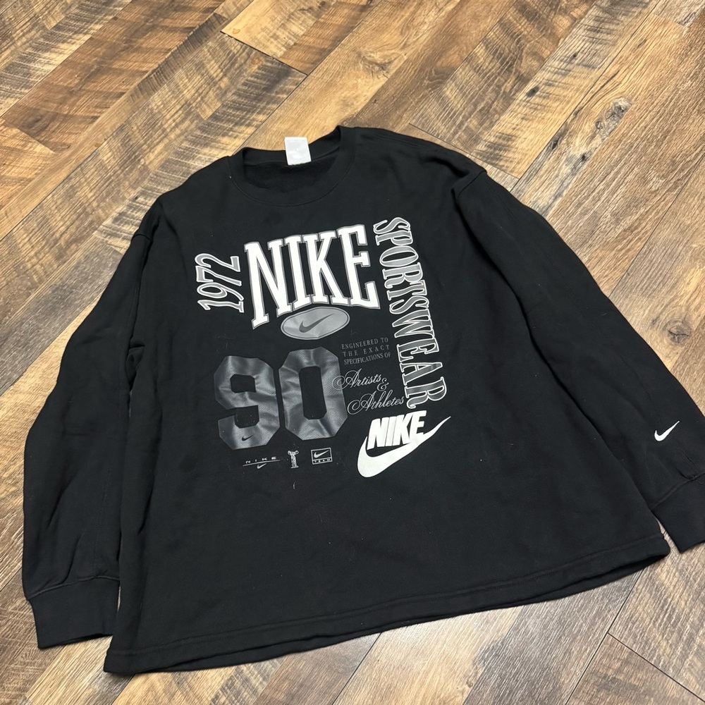 Nike Black Long Sleeve Graphic Crewneck Sweatshirt